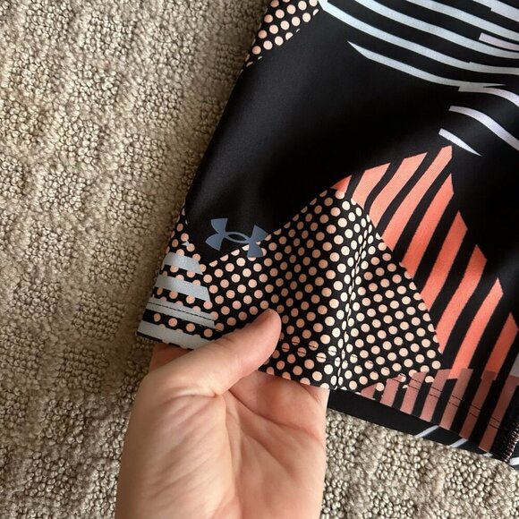 Under Armour Womens Small S Compression Spandex Bike Shorts Long Geometric Gym - Picture 2 of 7